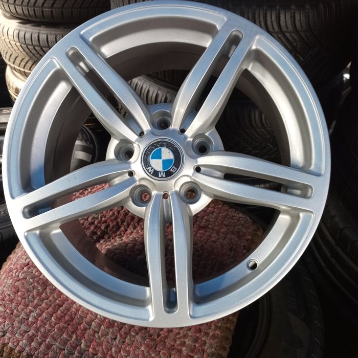 R16 saka disk BMW ga Jak m3 ga tushadi holati yaxshi kamchiligi yok