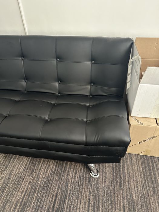 Офисный диван новый.