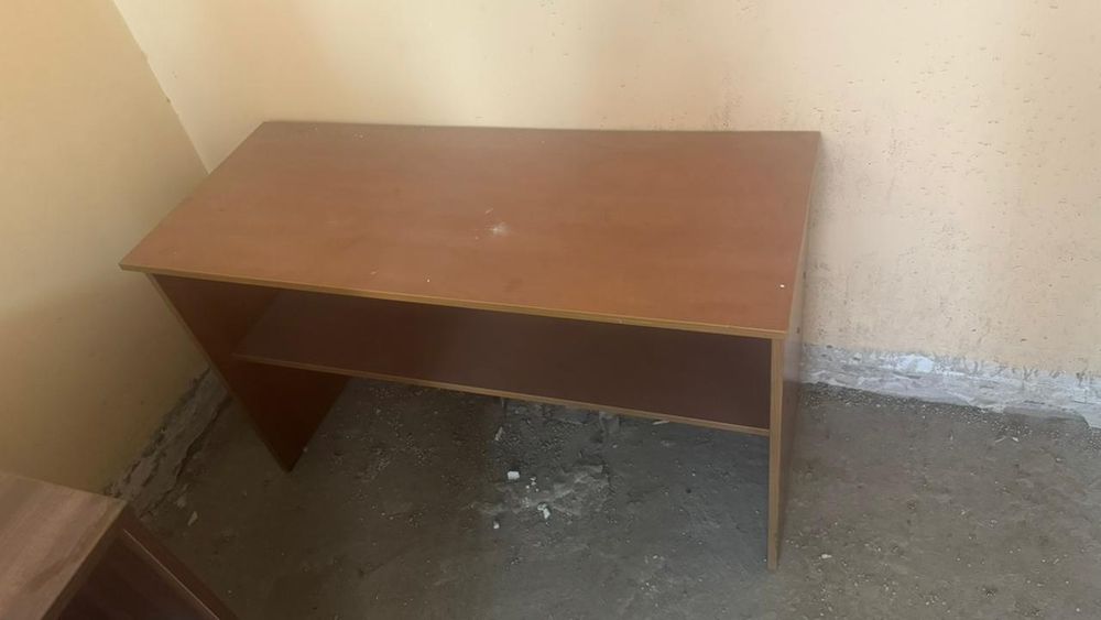 Стол компактный удобный