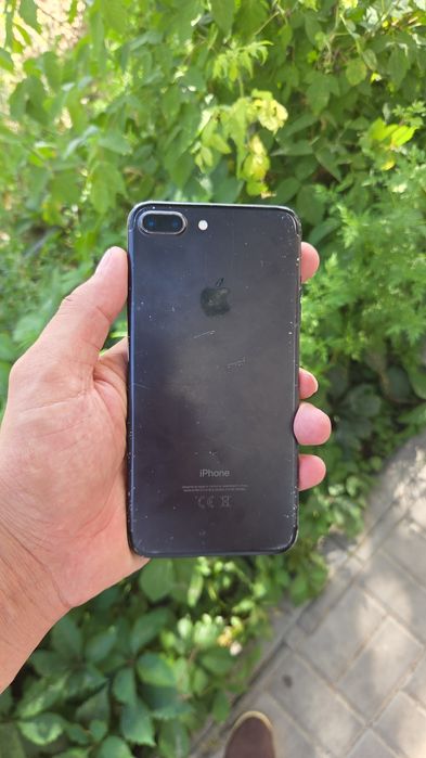 Продам телефон iPhone 7+