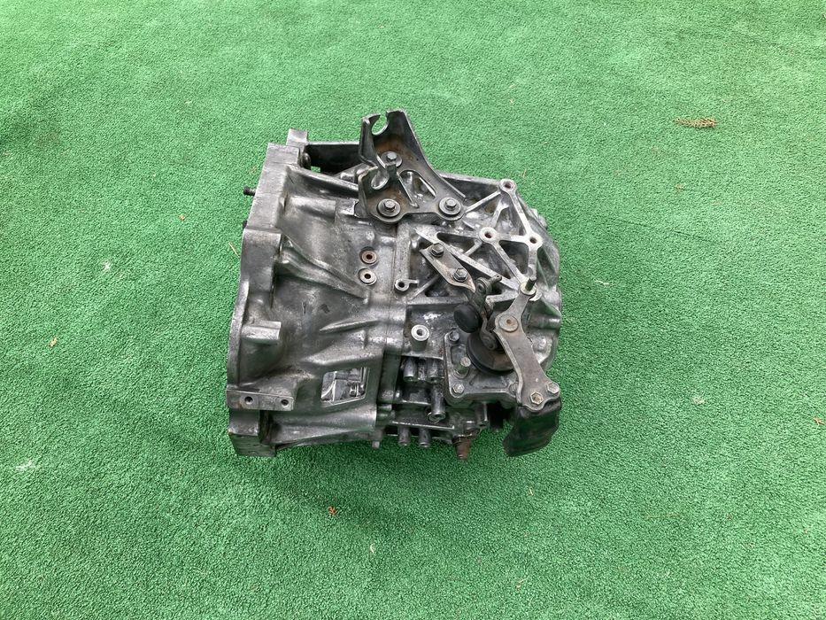 Ръчна скоростна кутия за тойота рав4/Toyota rav4 2.2D4D 06-11г