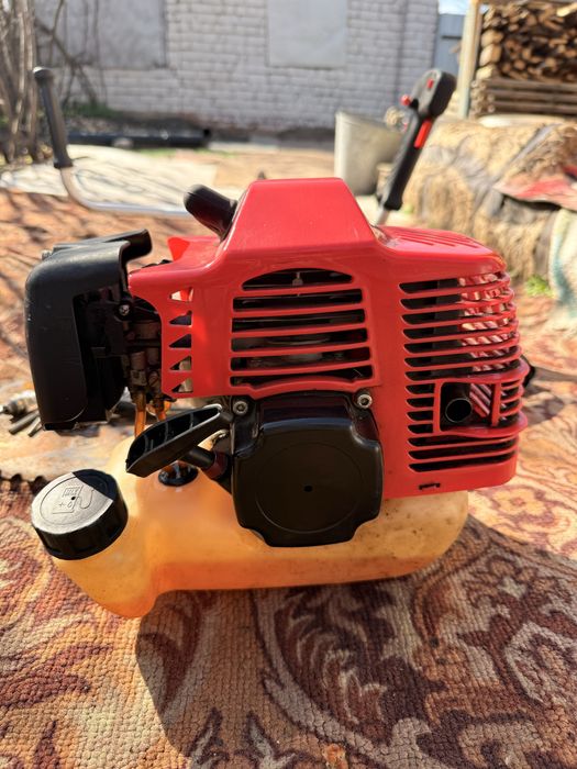 Продам Бензиновый триммер