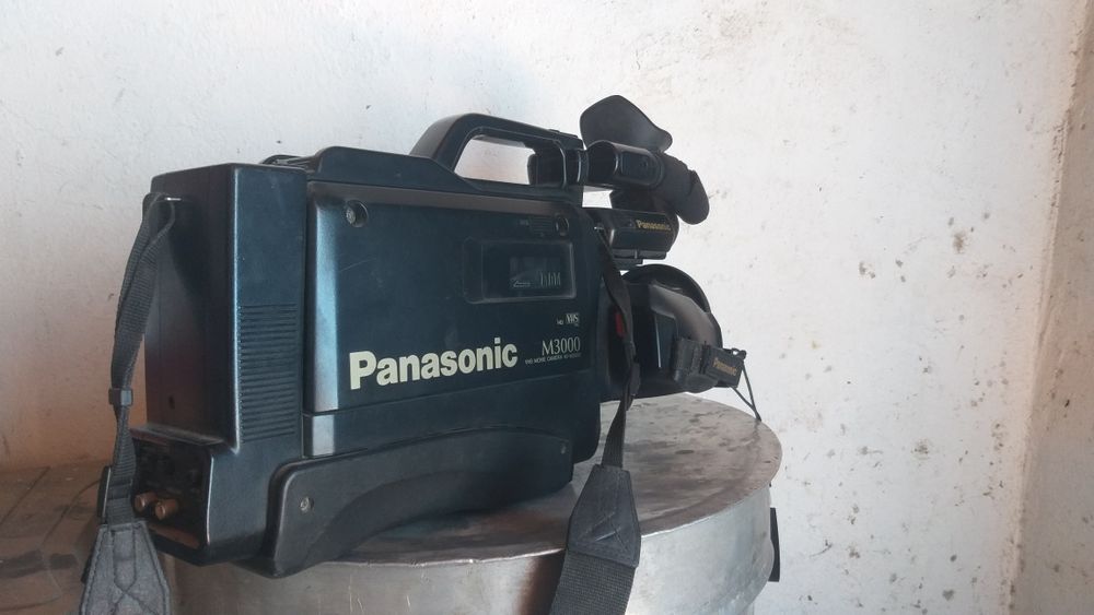 Кассетная видеокамера