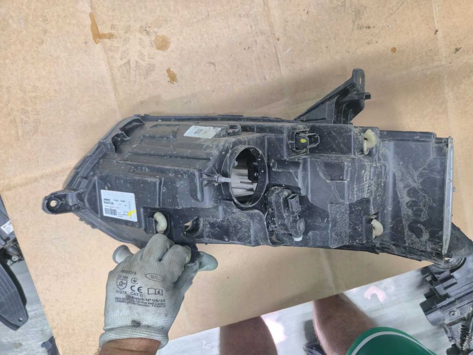 Far Stanga Dreapta full led Dacia Logan 3 Sandero 3 Jogger cod 260107978R  / 260601750R