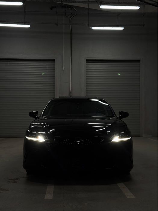 Аренда / Прокат Lexus ES без водителя