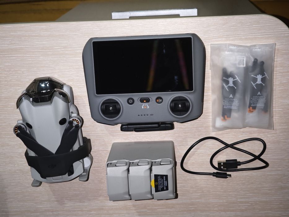 Квадрокоптер DJI Mini 4 pro