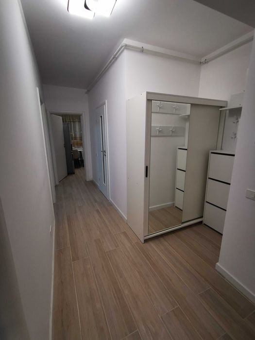 Închiriez apartament 3 camere, situat în zona Berceni, bloc nou