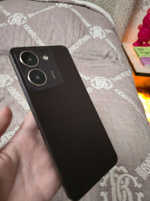 Телефон Vivo y27s