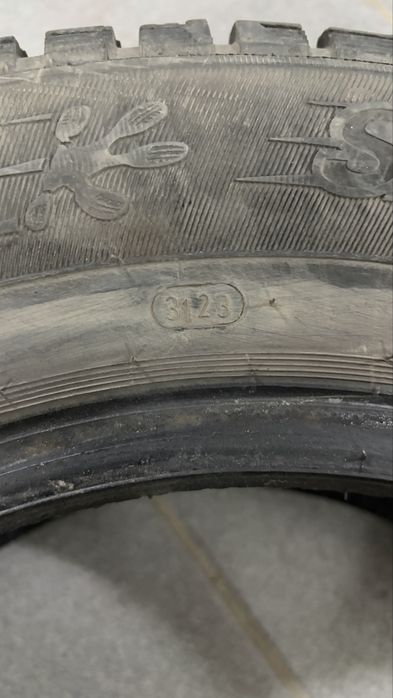 Продам шины зимние R15 195/65