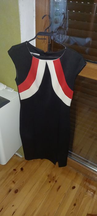 Дамска рокля с цепка отпред