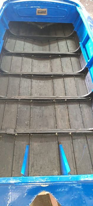 Продам лодку Вега