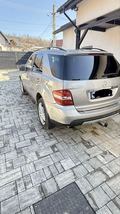 Mercedez ml 320 (AUTOUTILITARĂ)