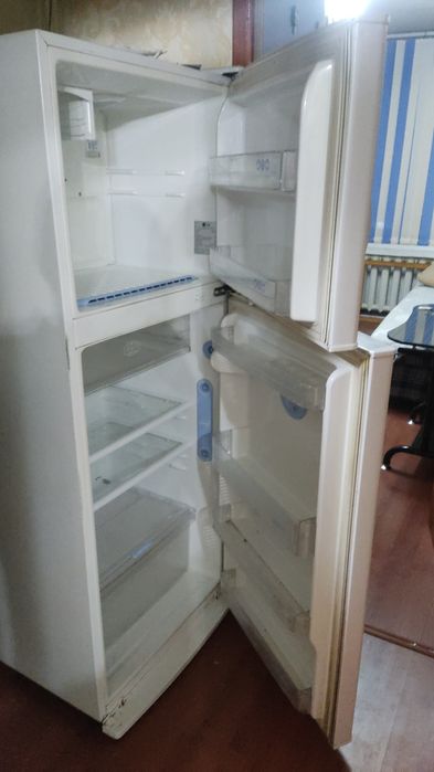 Продам холодильник