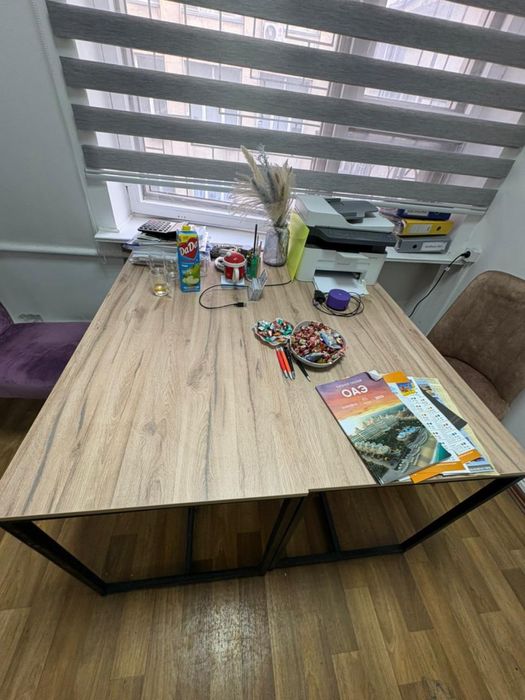 Стол письменгый, офисный.