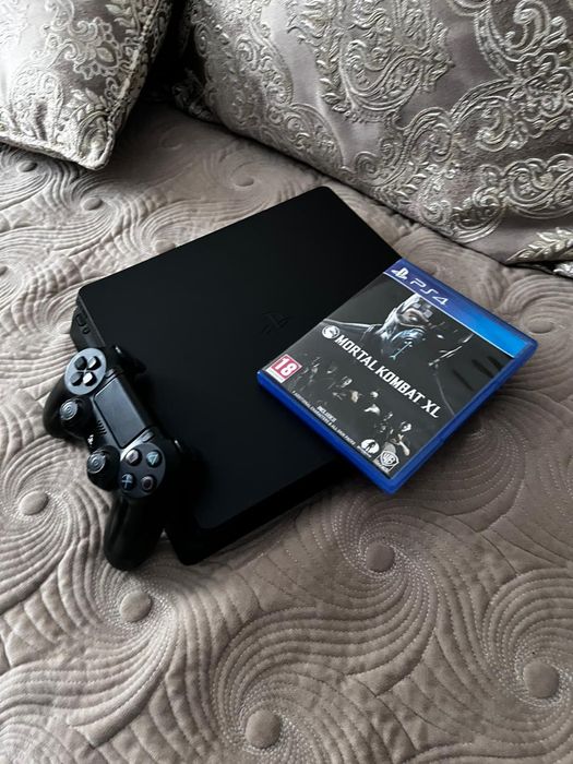Playstation 4 slim