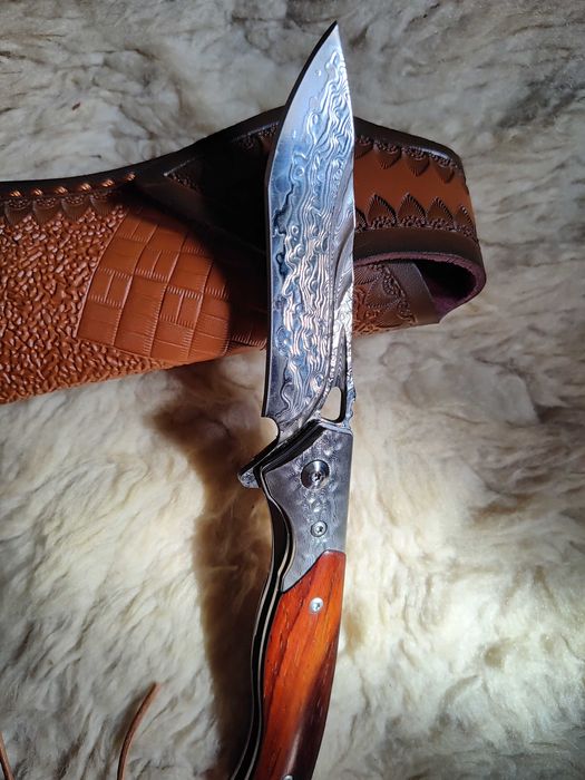 Cutit otel Damasc lama pliabila , tip briceag, teaca piele