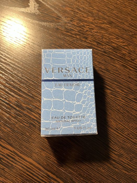 Versace Man Eau Fraiche Eau de Toilette объемом 30 мл.