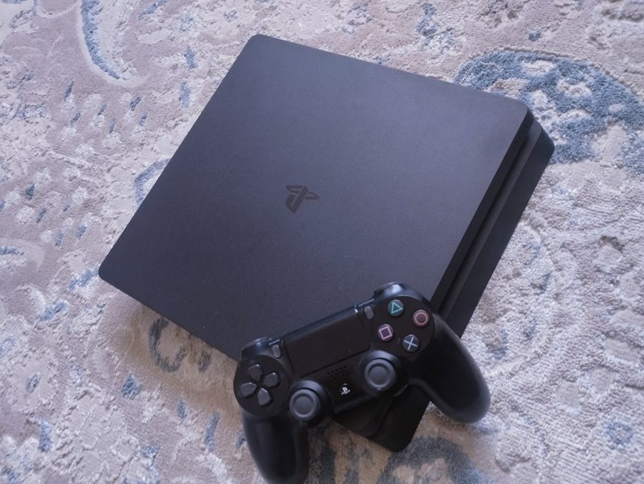 PlayStation 4 slim