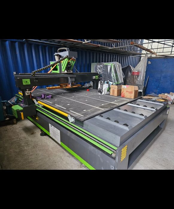 Cnc Mobila Router Nesting Cu  Magazie de scule 12 Pozitii