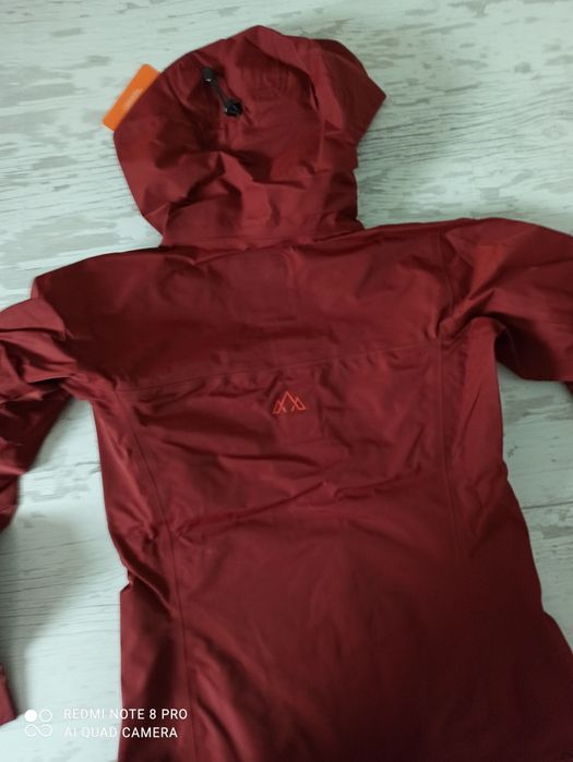 Дамско туристическо яке FJERN