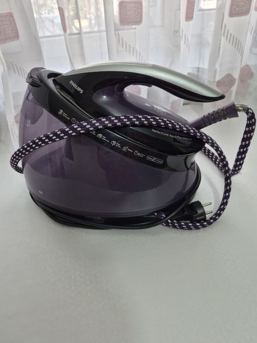 Мощный парогенератор Philips PerfectCare Aqua Pro (GC9420)