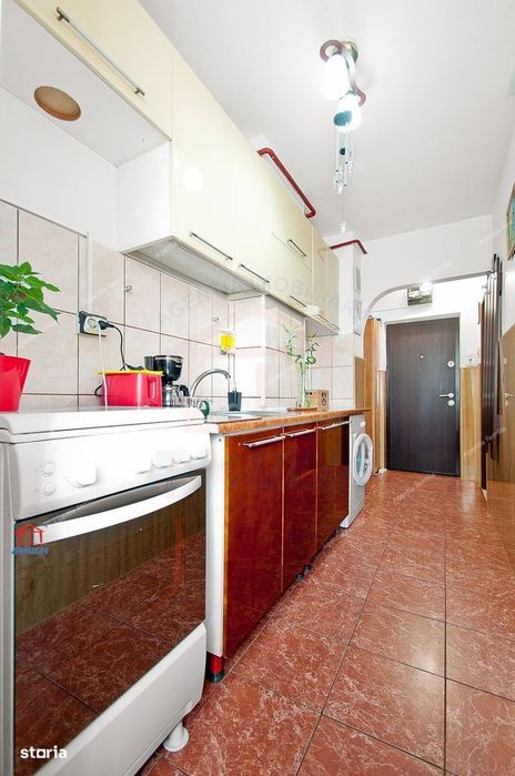 Apartament 2 camere decomandate, Micro 19 etaj 7/10, vedere panoramică