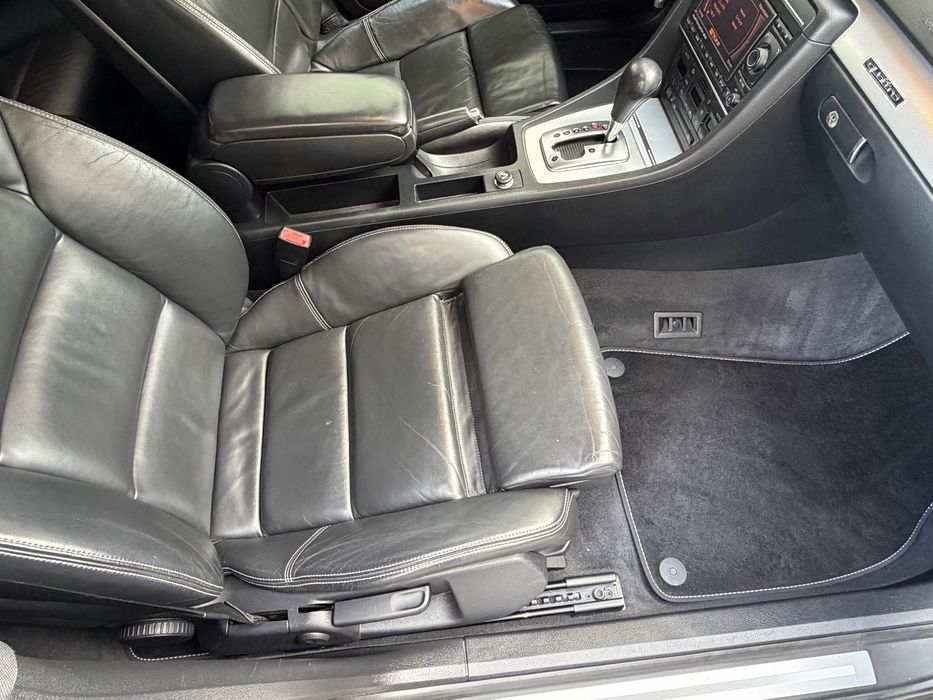 Audi A4 B7 S_Line quattro -3.0 TDI-Bose,trapa solara, DEOSEBITA!