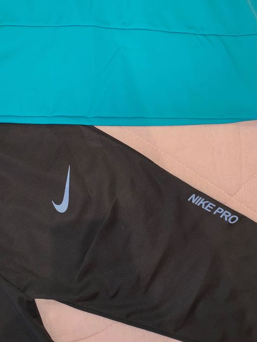 Дамски Спортен комплект Nike от две части