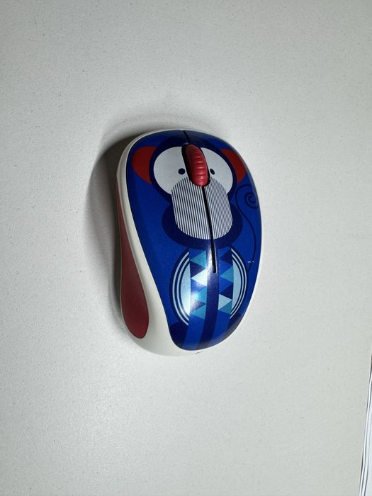 Безжична мишка Logitech M238 (Play Collection - Маймунка) + калъфче (без приемник)