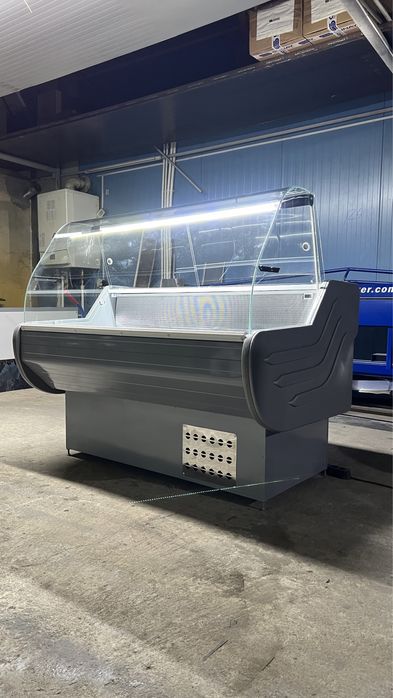 Vitrina frigorifica pentru mezeluri si cane / orizontala / gri