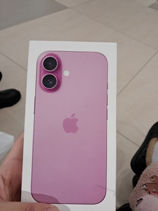 IPhone 16 pink 128гб