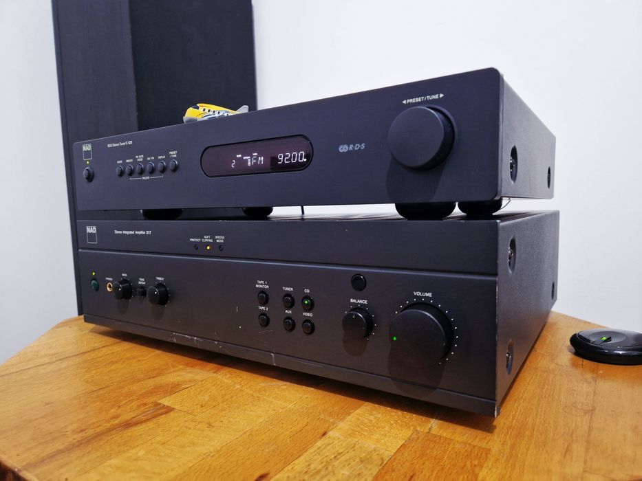 NAD 317 + NAD C425 Sunet Audiophile Putere si Calitate