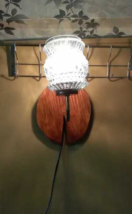 Стенна лампа -абажур