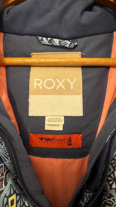 Costum schi copii (geacă Roxy și pantaloni Rossignol)