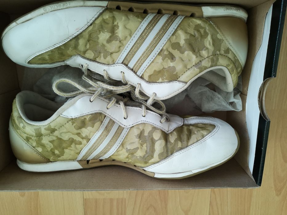 Продавам дамски  маратонки