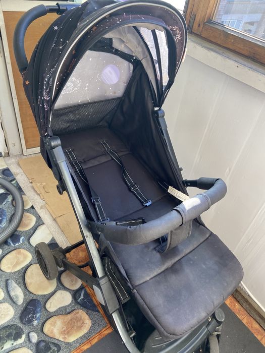 Срочно продам детскую коляску