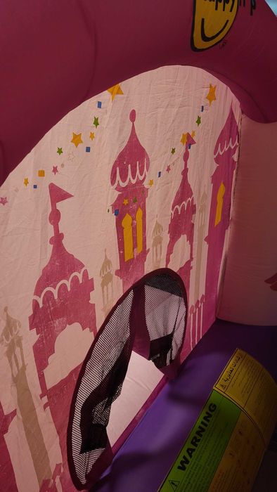 Детски надуваем замък под наем