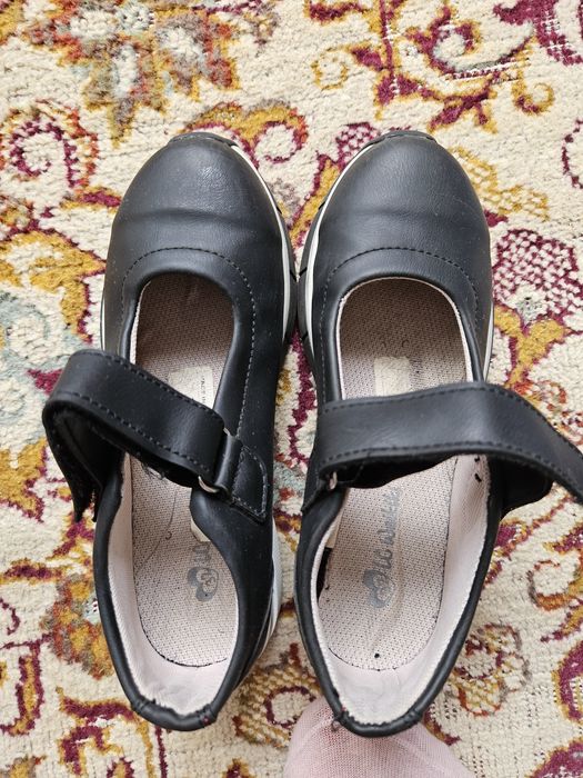 Продам туфельки для девочки