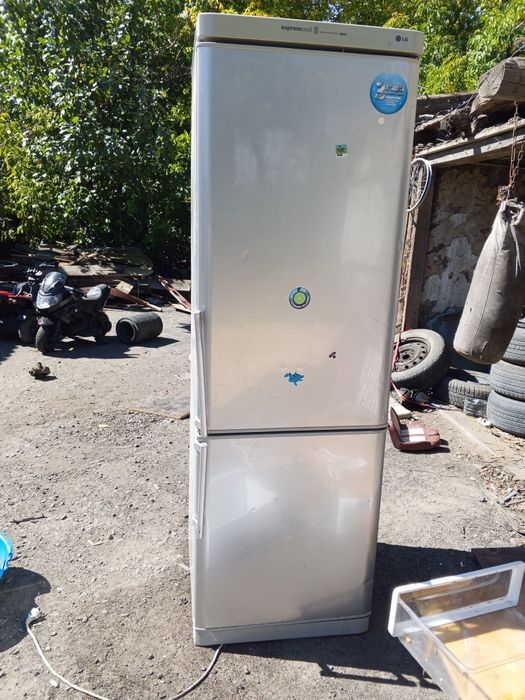 Продам холодильник