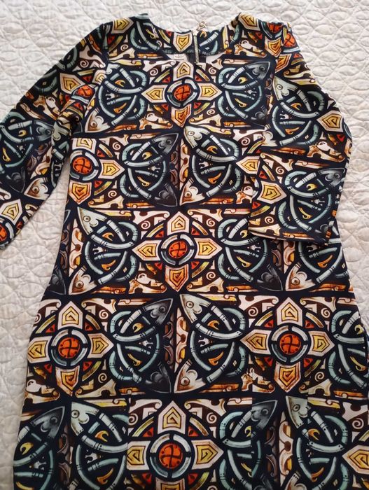 Платье женское в отличном состоянии