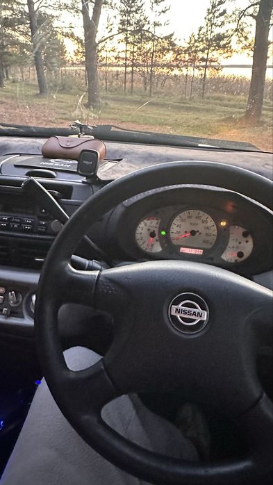 Продам японца Nissan Tino