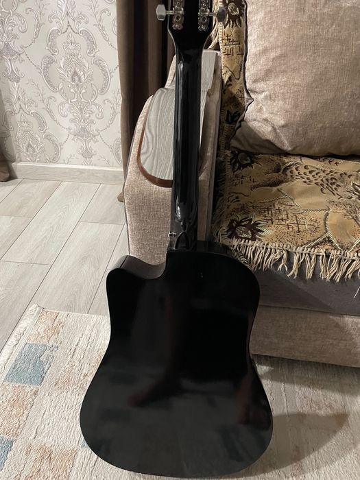 Продаю гитру акустика