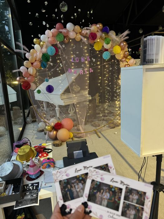 Cabina foto Photobooth Oglinda Magica Nunti Botezuri Majorat Petreceri
