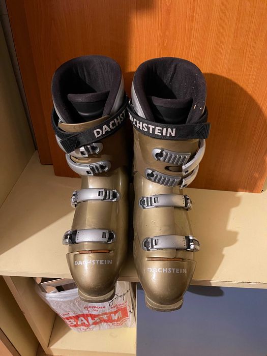 Ски с автомати, ски обувки и щеки на символични цени