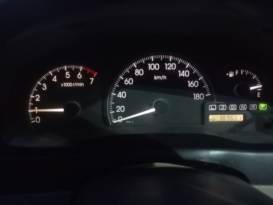 Автомобиль Тойота Ипсум