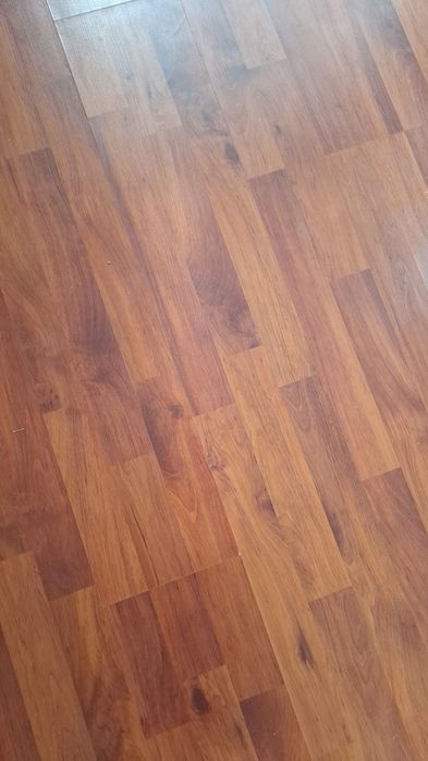 Продаю ламинат бу