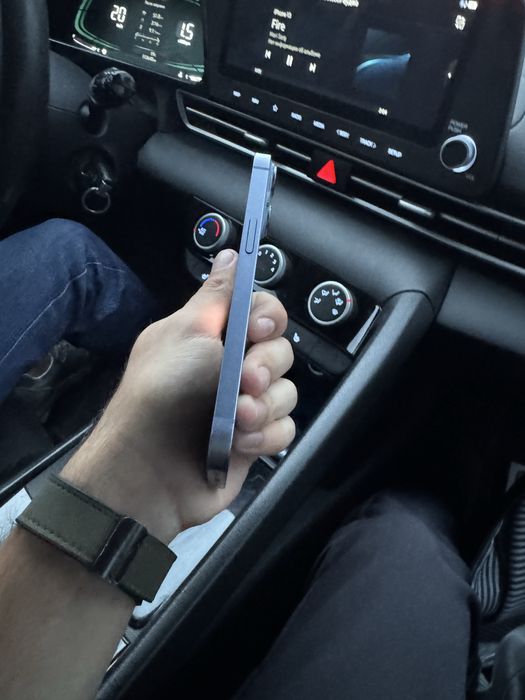 Продам Айфон 14 128Gb