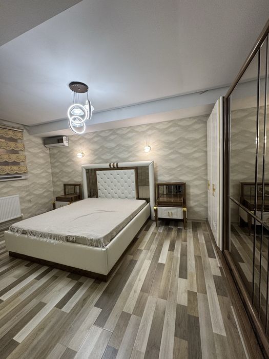 Дуплекс квартира сотилади