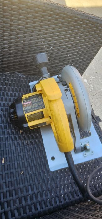 circular dewalt la 110v.