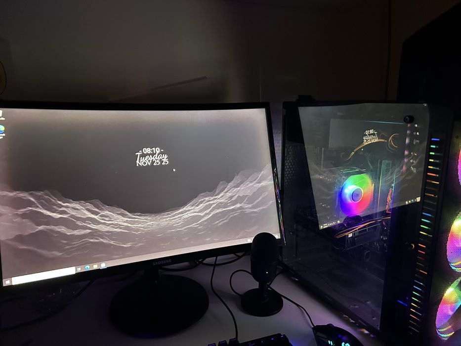 Vand SETUP (Pc,monitor,microfon,mouse,tastatura)+Stick de internet